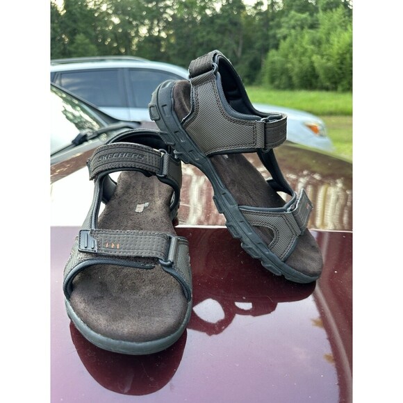 Skechers Brown Men's Sz 9 Relaxed Fit Memory Foam Sandals Adjustable SN 64487 - Picture 1 of 9